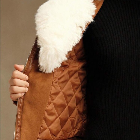 NWOT Women's Faux Leather Jacket with Faux Rabbit White Fur Collar - Picture 5 of 6